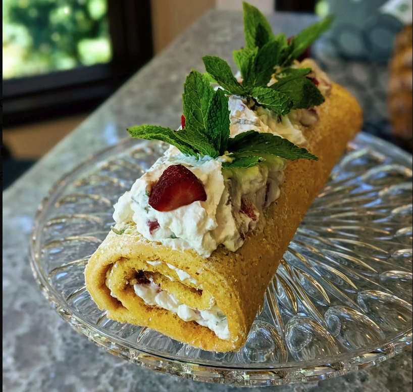 Easy Strawberry Cake Roll Recipe | Fresh and Light Dessert Ideas